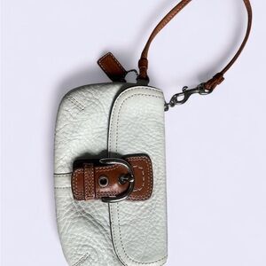Coach Cream white soho wristlet 😻